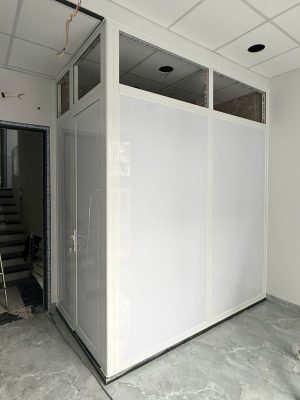 Vách ngăn nhôm kính