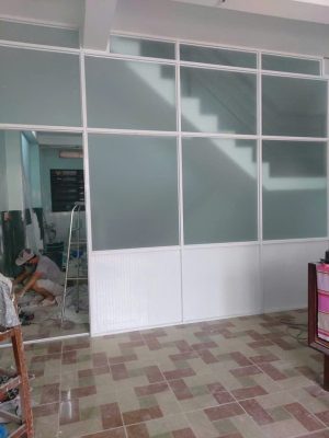 Vách ngăn nhôm kính mờ